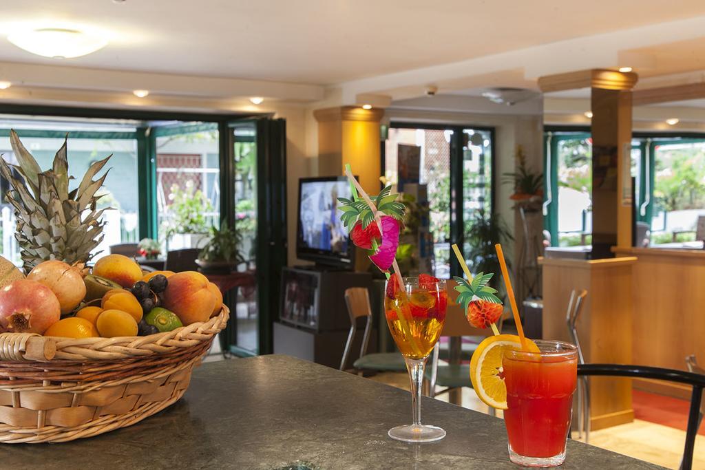 Hotel Verdemare ริมินี ภายนอก รูปภาพ