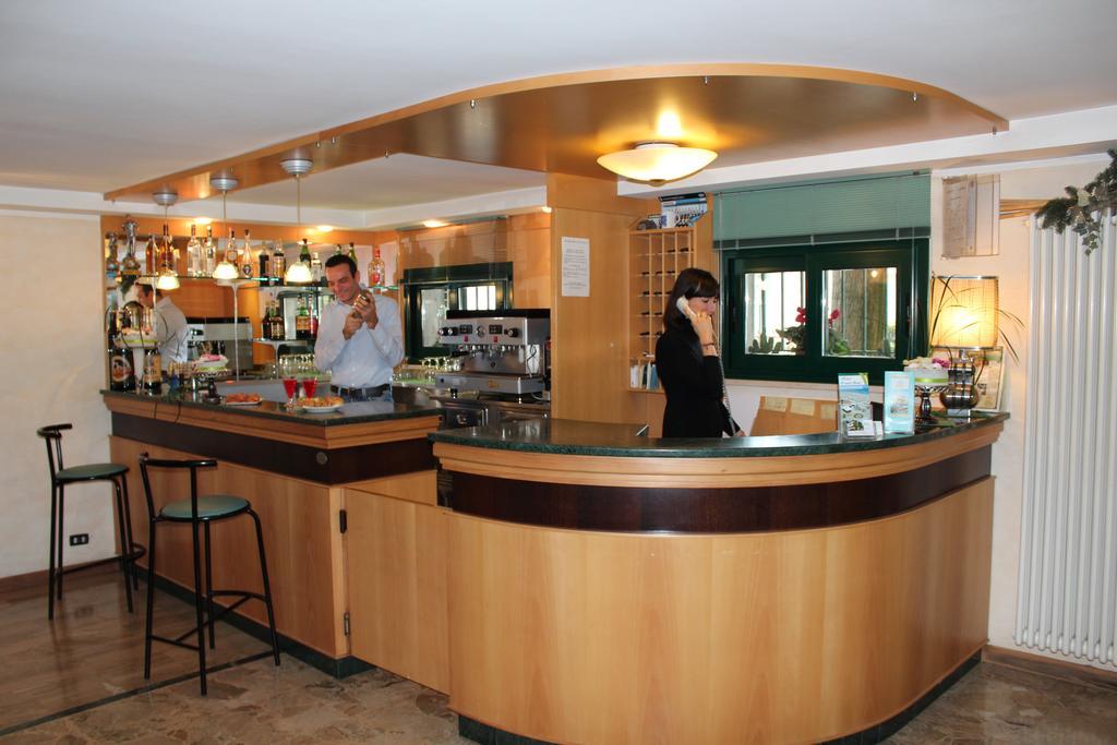Hotel Verdemare ริมินี ภายนอก รูปภาพ